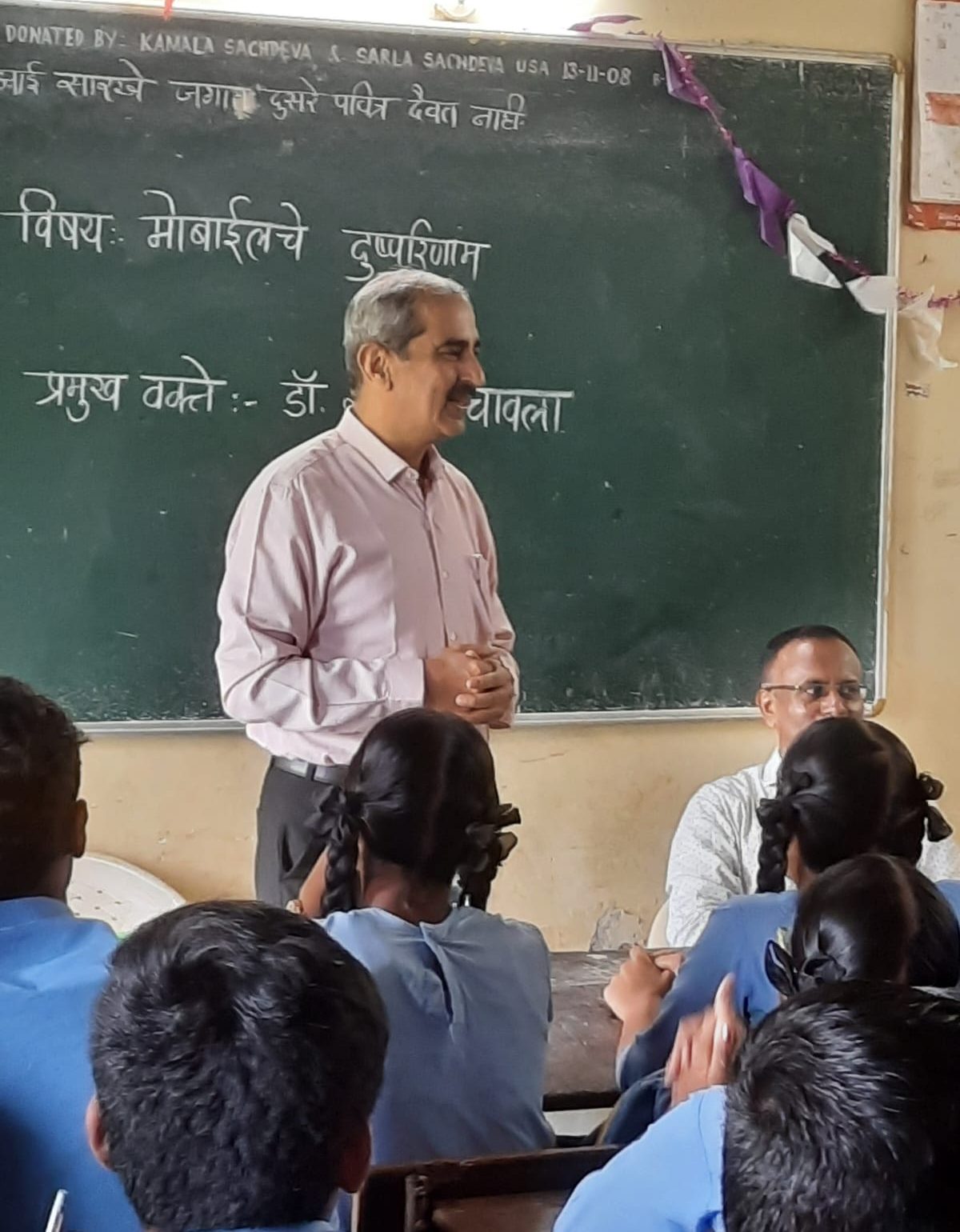 Dr Shankar Chawla bringing in awareness to young students